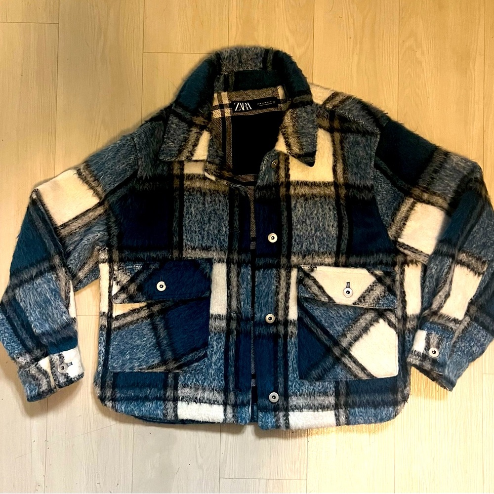 Women’s Zara cropped flannel jacket